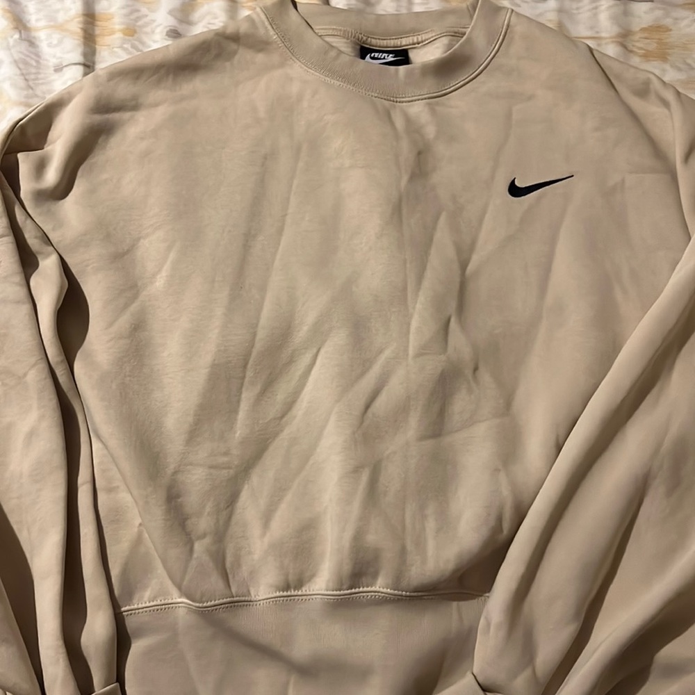 Nike essential crewneck oatmeal